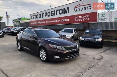 Седан Kia Optima 2014 в Запоріжжі