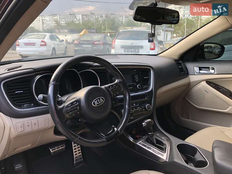Седан Kia Optima 2014 в Запоріжжі
