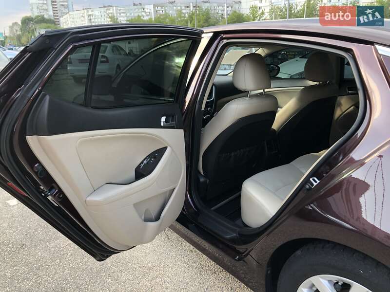 Седан Kia Optima 2014 в Запоріжжі