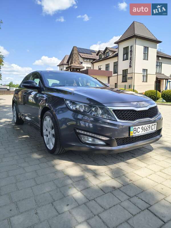Седан Kia Optima 2011 в 
