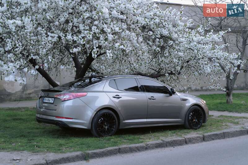 Седан Kia Optima 2011 в Одессе