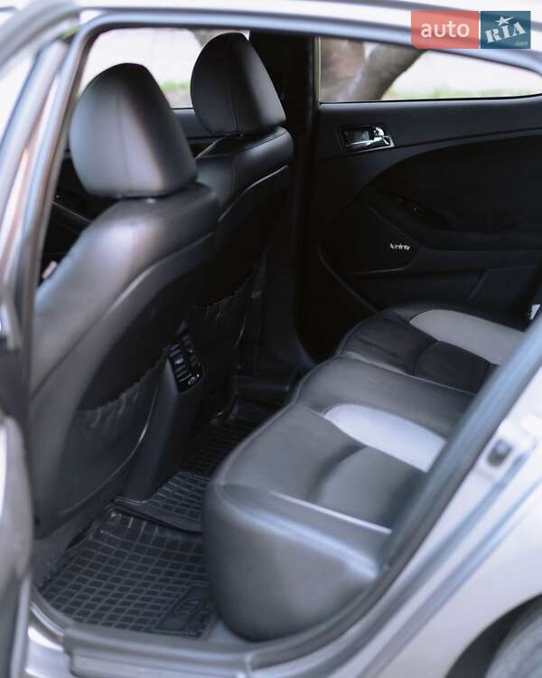 Седан Kia Optima 2011 в Одессе