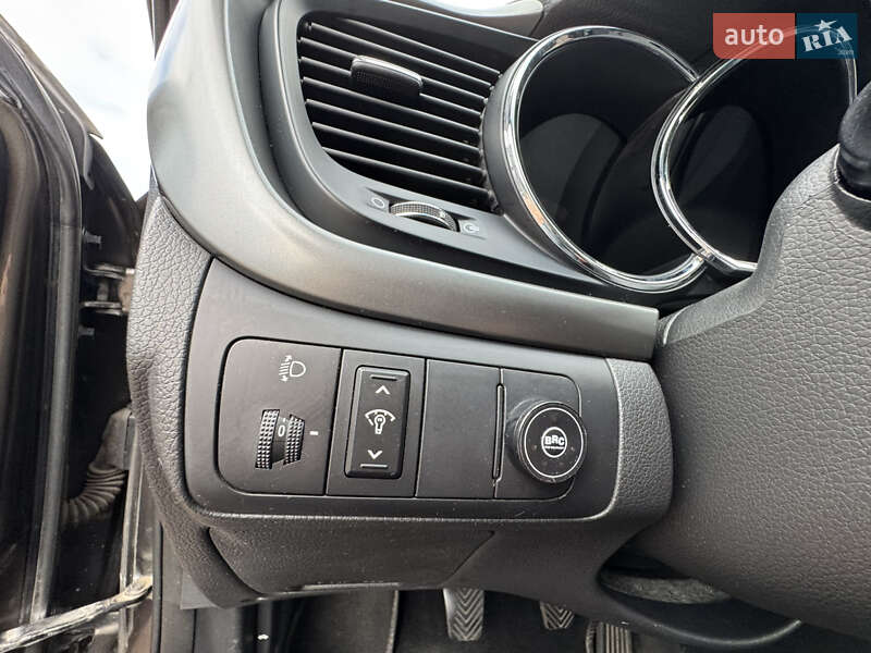 Седан Kia Optima 2012 в Києві