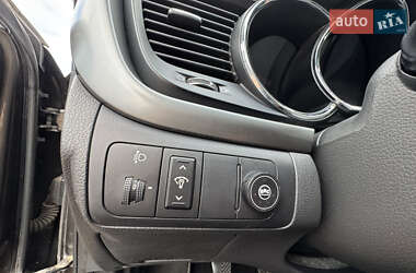 Седан Kia Optima 2012 в 