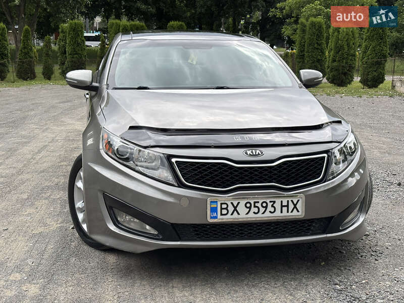 Седан Kia Optima 2012 в Хмельницком