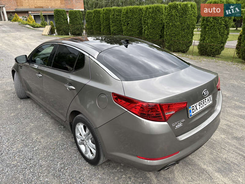 Седан Kia Optima 2012 в Хмельницком