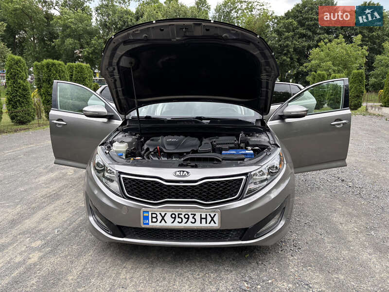 Седан Kia Optima 2012 в Хмельницком