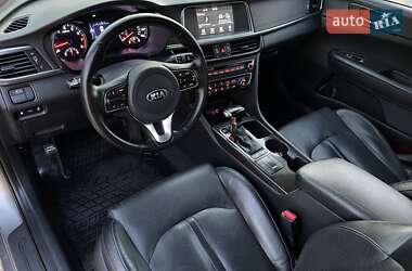 Седан Kia Optima 2017 в 