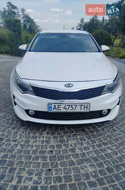 Седан Kia Optima 2016 в Днепре