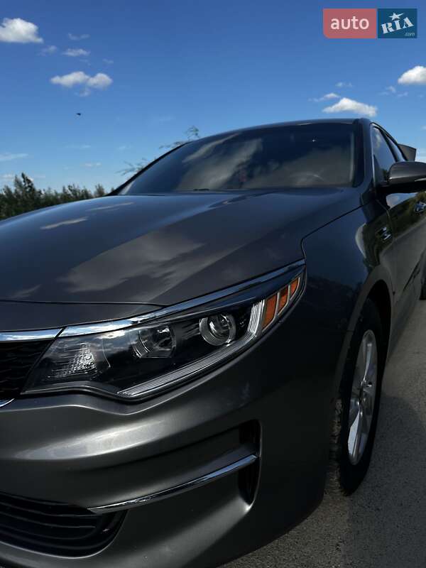 Седан Kia Optima 2016 в Кременчуге