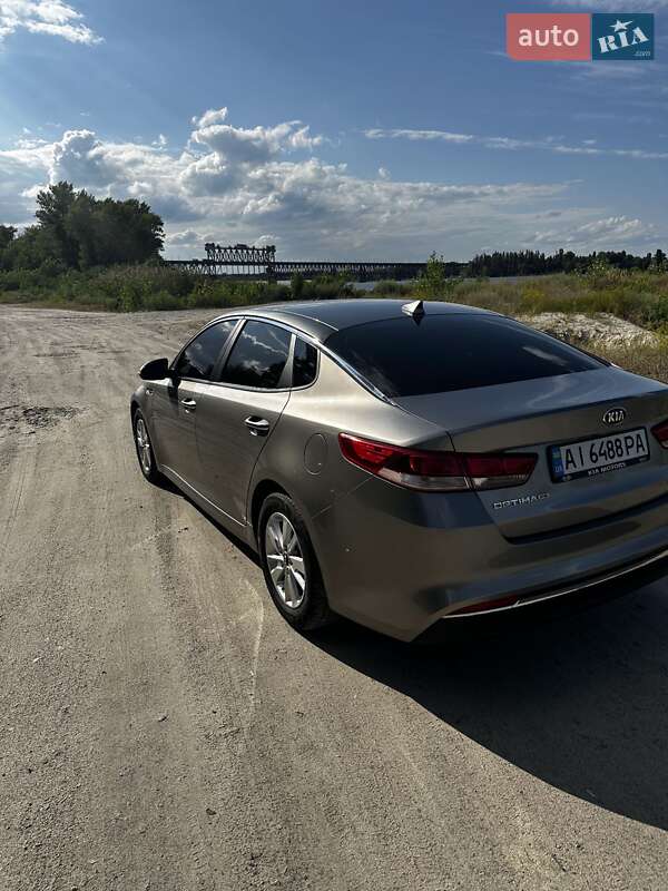 Седан Kia Optima 2016 в Кременчуге
