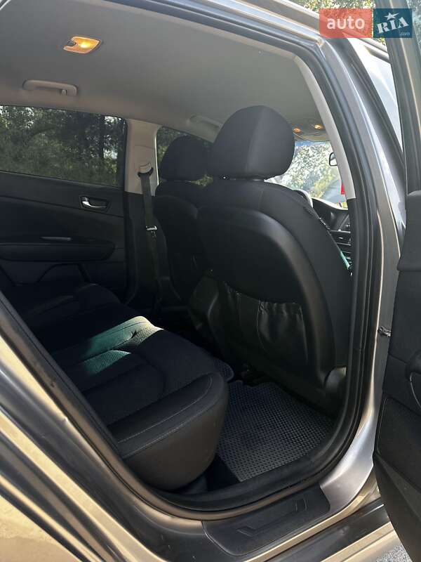 Седан Kia Optima 2016 в Кременчуге