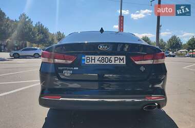 Седан Kia Optima 2016 в 