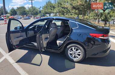 Седан Kia Optima 2016 в 