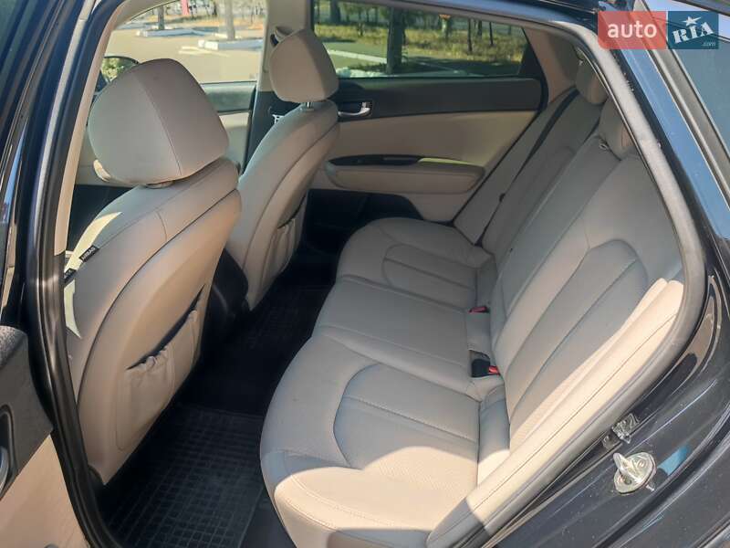 Седан Kia Optima 2016 в Одессе