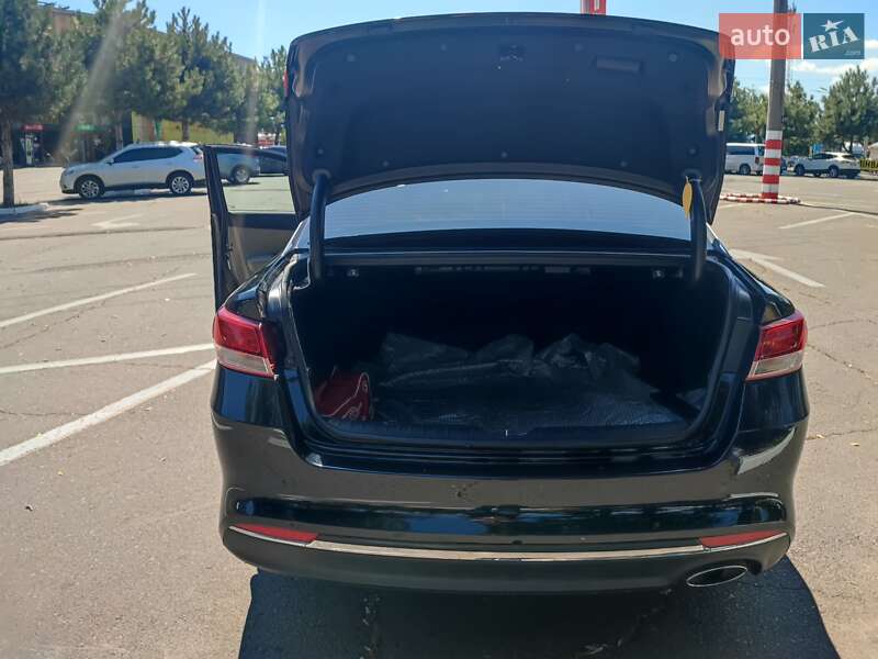 Седан Kia Optima 2016 в Одессе
