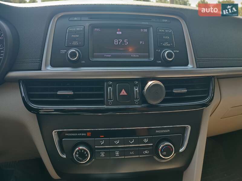 Седан Kia Optima 2016 в Одессе