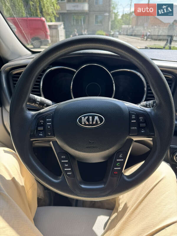 Седан Kia Optima 2013 в Днепре