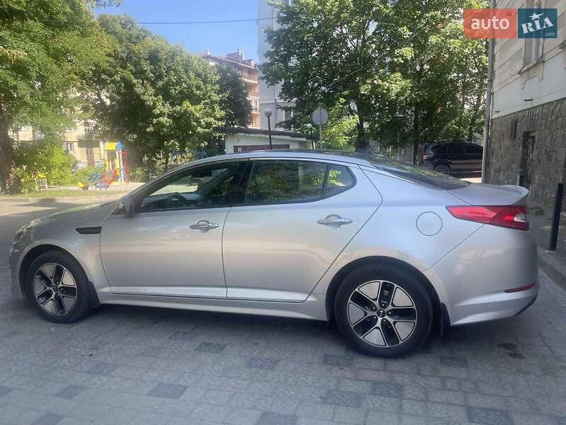 Седан Kia Optima 2012 в Львове