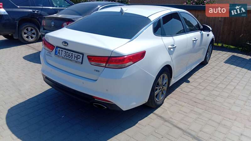 Седан Kia Optima 2015 в Ивано-Франковске