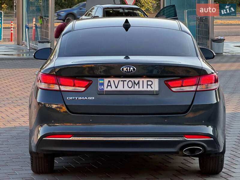 Седан Kia Optima 2016 в Запорожье