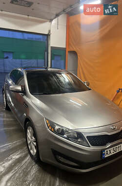 Седан Kia Optima 2012 в Харкові