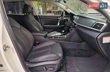 Седан Kia Optima 2019 в 
