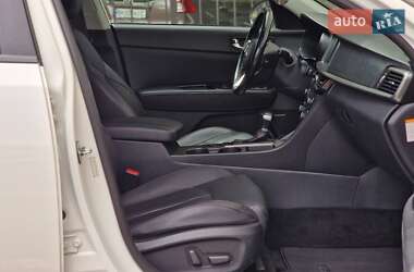Седан Kia Optima 2019 в 