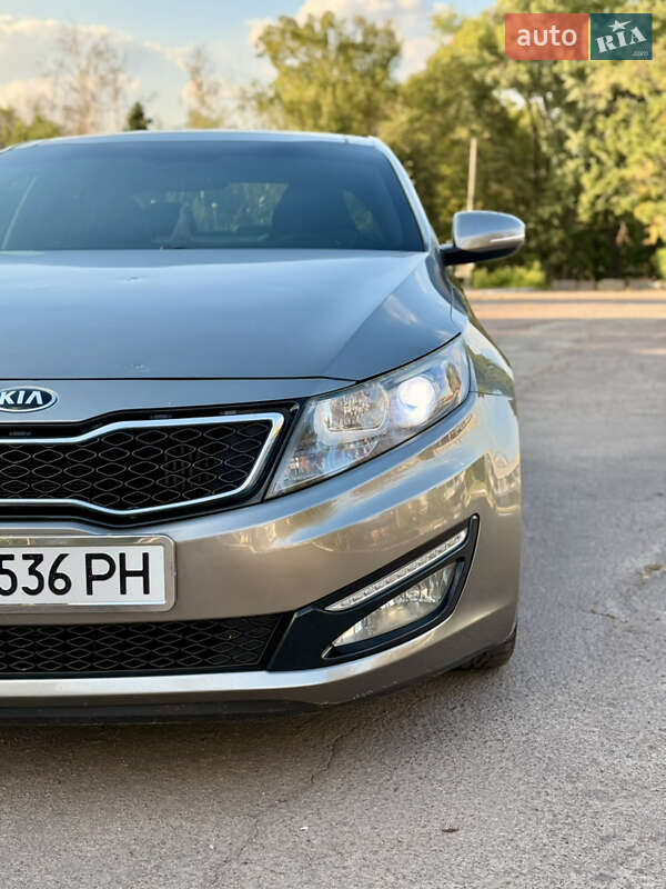 Седан Kia Optima 2012 в Кривом Роге