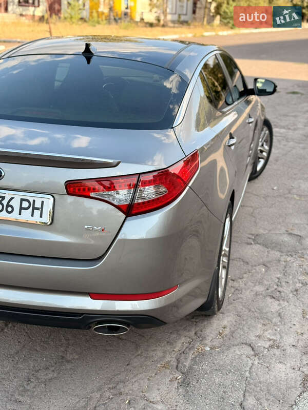 Седан Kia Optima 2012 в Кривом Роге