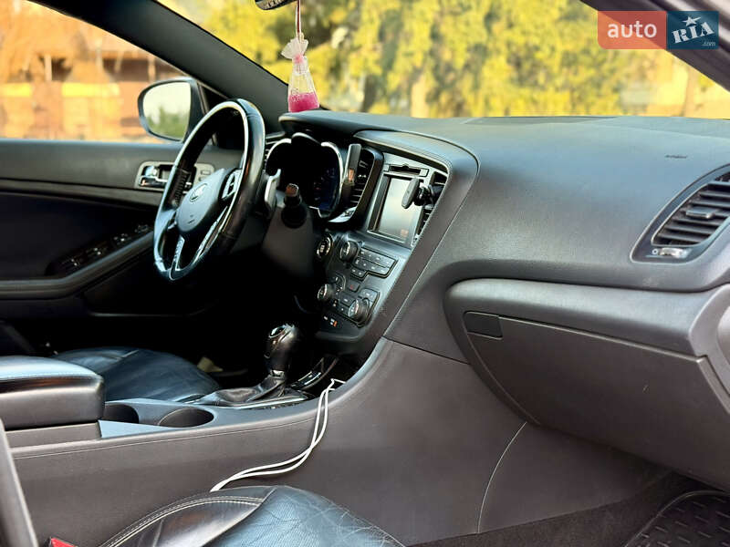 Седан Kia Optima 2012 в Кривом Роге