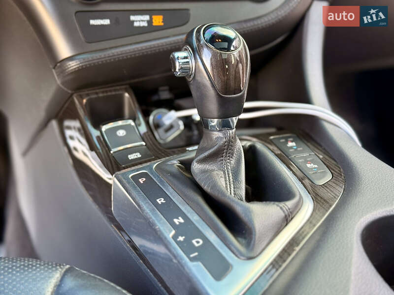 Седан Kia Optima 2012 в Кривом Роге