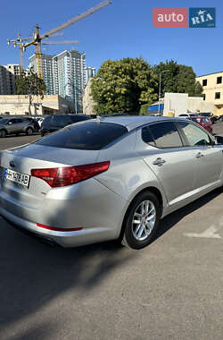 Седан Kia Optima 2011 в 