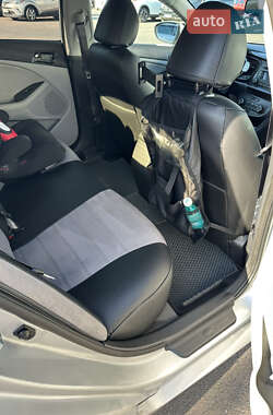 Седан Kia Optima 2011 в 