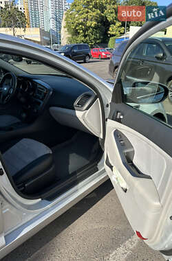 Седан Kia Optima 2011 в 