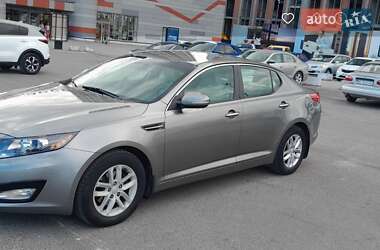 Седан Kia Optima 2013 в Львове