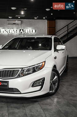 Седан Kia Optima 2015 в 