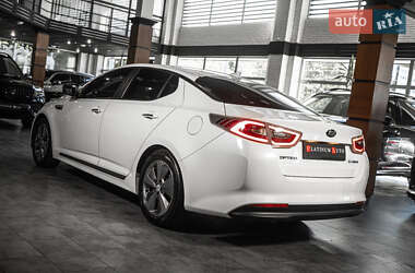 Седан Kia Optima 2015 в 