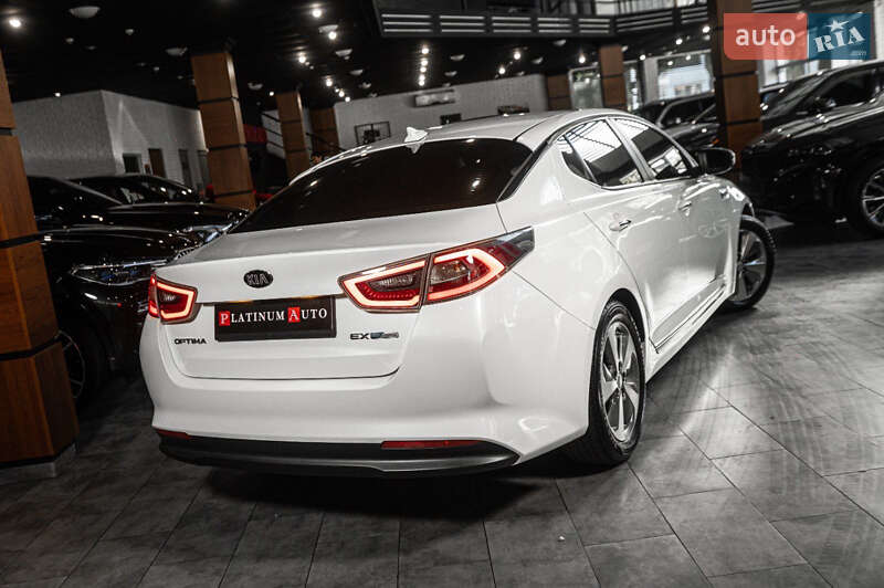 Седан Kia Optima 2015 в Одессе