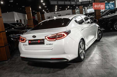 Седан Kia Optima 2015 в 