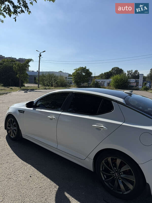Седан Kia Optima 2014 в Запорожье