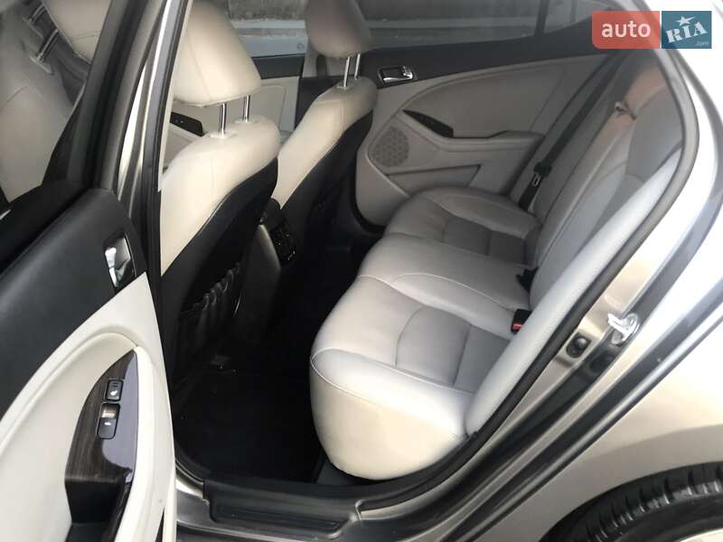 Седан Kia Optima 2014 в Києві