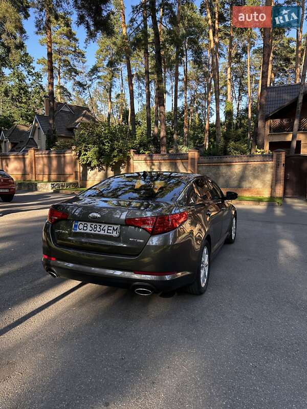 Седан Kia Optima 2012 в Чернігові