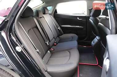 Седан Kia Optima 2016 в 