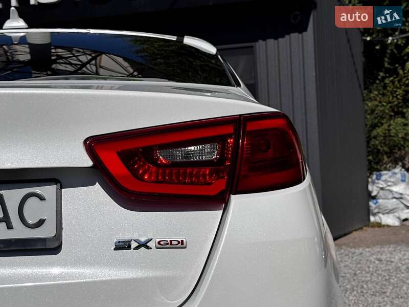 Седан Kia Optima 2015 в Днепре
