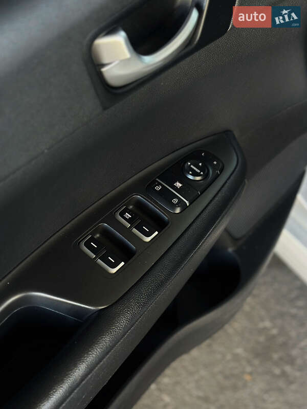 Седан Kia Optima 2016 в Києві