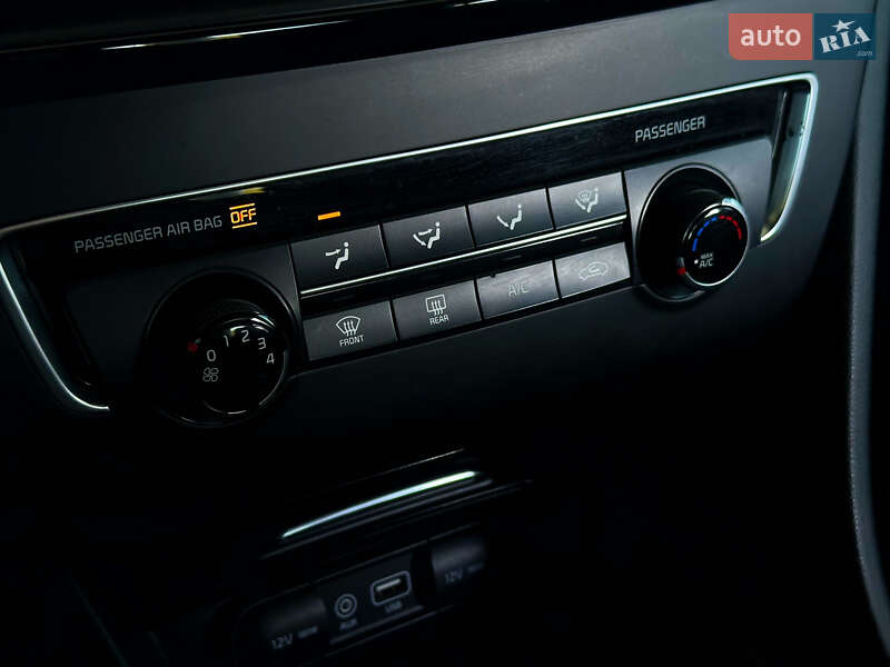 Седан Kia Optima 2016 в Києві