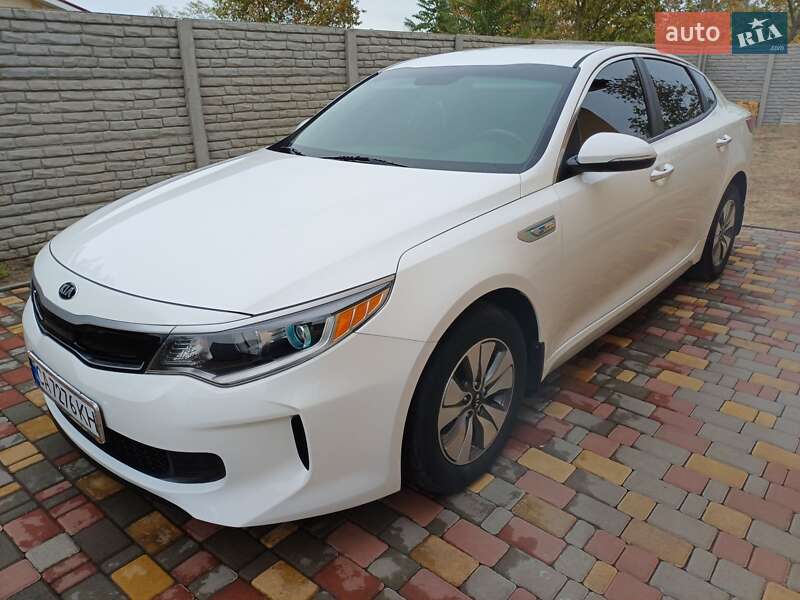 Седан Kia Optima 2016 в Черноморске