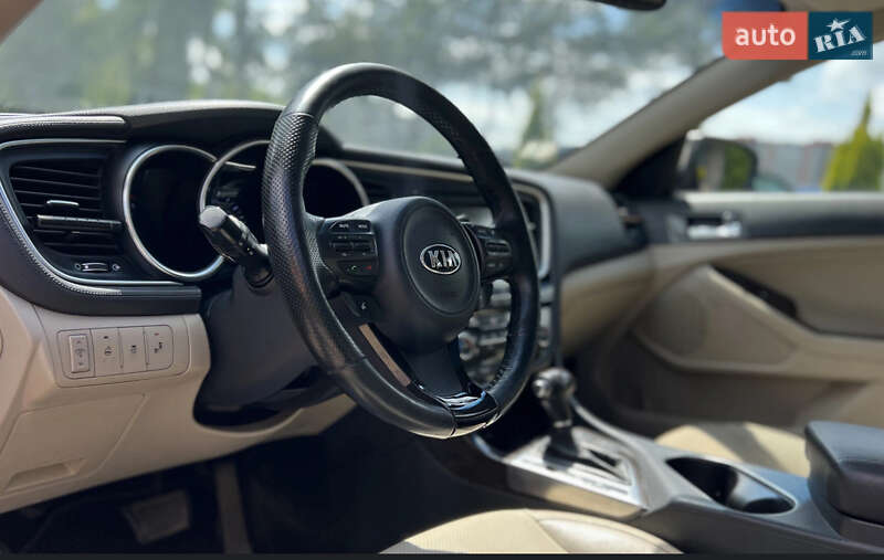 Седан Kia Optima 2014 в Львове