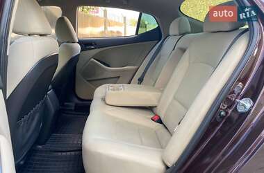 Седан Kia Optima 2015 в 